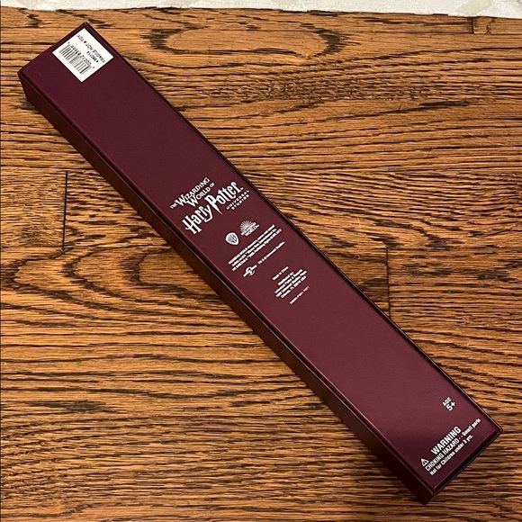 Universal Studios Harry Potter Magic Wand with Decorative Box and Map - Picture 10 of 11